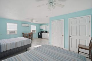 Beachside 1BR Studio Sleeps 4 & Near Attractions - Corpus Christi - 6