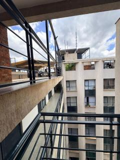 Luxury one bedroom with gym and pool - 9