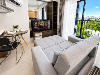 Aristo 1BR Coastal Escape Surin Beach - 7