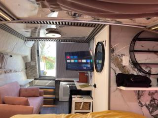 Houseboat - 7