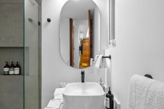 Artee 378 1BR/1BA in Zona Romantica, AC, Pool - 5