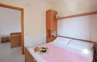 1 Bedroom Amazing Apartment In Ricadi - 3