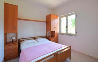 1 Bedroom Amazing Apartment In Ricadi - 2