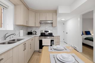 Cozy Beachside 2-Bedroom Retreat near Pier - 6