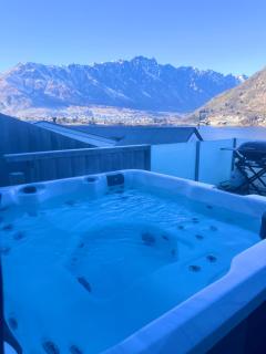 Lake Views and Spa - 10 min to CBD 3Bed Sofa bed - 9