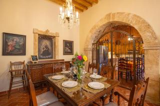 Casona Colonial Céntrica Familias Parejas Asador Juegos Guía Turística - 8
