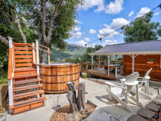 Private Cabin with Hot Tub & Sauna Near Yosemite - 4