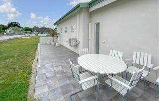 Awesome Home In Borgholm With Private Swimming Pool, Can Be Inside Or Outside - 2