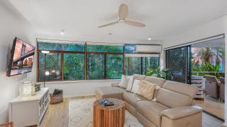 Coral Sea Tranquility - Oceanview Apartment - 8