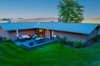 Luxury Home Views Near WSU-U of I Sleeps 8 - 9