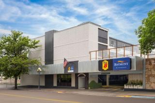 Super 8 by Wyndham Great Falls City Center - 9