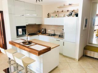 Modern Beachside Apartment in Bečići - 7