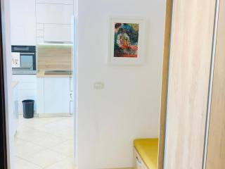 Modern Beachside Apartment in Bečići - 6