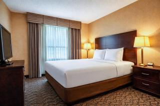 Comfort Inn & Suites Ambassador Bridge - 1