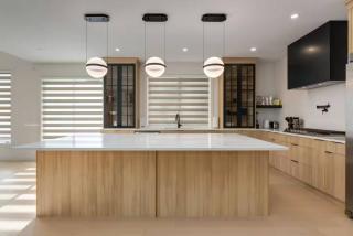 Luxuria Vibe Vogue 5 Bdrm near Lake - 0