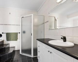 Smada Stay - 4BR, Waterfront, Perfect Entertainer - 2
