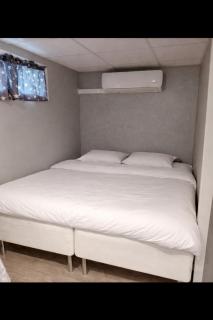 Modern cottage near lake & beach, family-friendly - 2