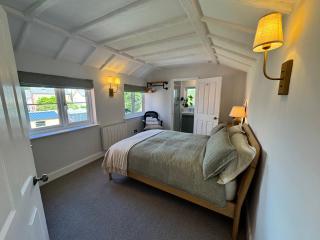 The Old Coach House - A beautifully renovated detached coach house in the centre of Astwood Bank - 8