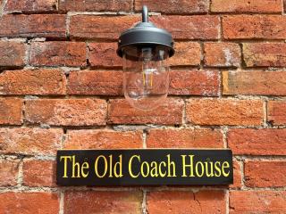 The Old Coach House - A beautifully renovated detached coach house in the centre of Astwood Bank - Redditch - 2