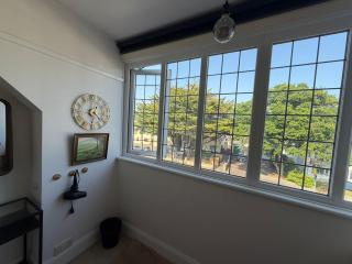 Stylish Coastal Maisonette, walk to Sandbanks - 8