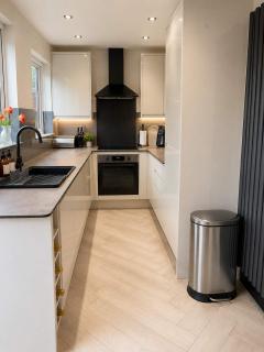 2Bd House for Families and Contractors - 7