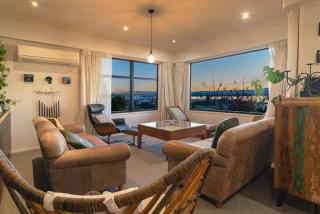 Moana Escape - Tasman Bay Views, Pool, Spa & Sauna - 8
