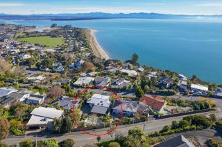 Moana Escape - Tasman Bay Views, Pool, Spa & Sauna - 7