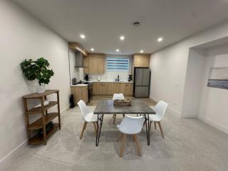 Pavilion Lakefront Luxe 3 Bdrm near Lake - 6
