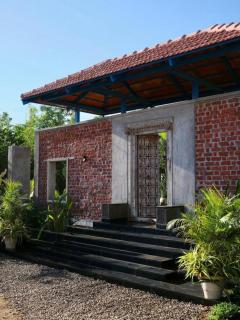 Atmos Coquitos, Kerala themed manduva courtyard - 8