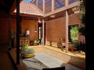 Atmos Coquitos, Kerala themed manduva courtyard - 7