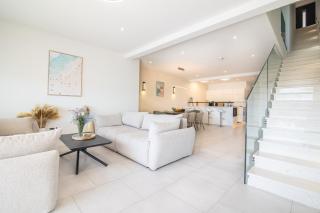 Villa Ocean View with Heated Pool - 3