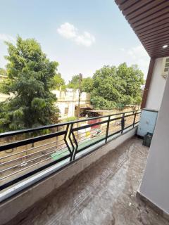 Yatri niwaas - 2