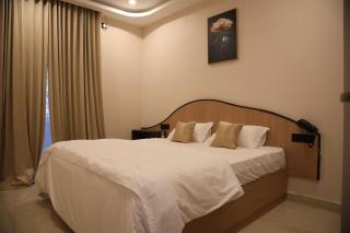 Heaven Crest - 127, Suites & Stays - 9