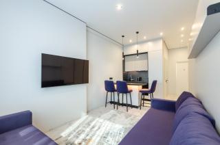 23-265b Manhattan, Beresteiskyi 11, Kyiv, Politekh metro nearby, panoramic city view, 15 kW backup power, Petrovdom Apartment - 1