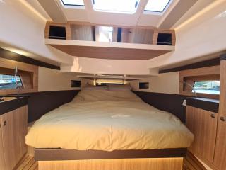 Unique stay on a modern motor yacht - Natural Harbour - 4