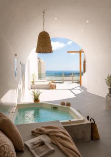 Crater View Suites, Fira Center Caldera Suites with Hot Tubs - 7