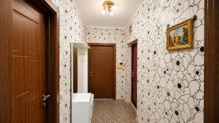 1BR w/ Pools & Free Parking | Walk to Beach - 2