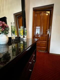 Crown Royal Camere 3 stele - 8