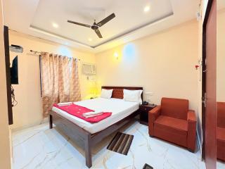 Hotel BJ Puri - Near Sea Beach - Free Wi-fi - Restaurant - AC Rooms - Parking Facilities - 4