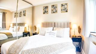 Perfect for Families & Groups Sleeps Up to 10 Free Wi-Fi - 0