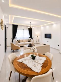Charming and modern 3-Bedroom Apartment - 9