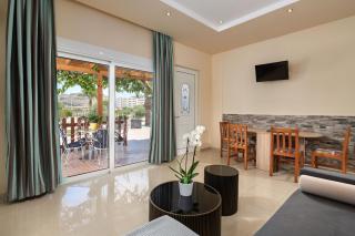 Vlycha Beach Apartments - 4