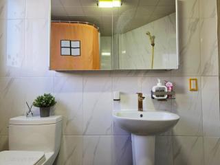 Slow&Joy, Suwon ㅣ Next to Hwaseong HaenggungㅣJust 5 minutes from the trendy Haengridan-gilㅣPrivate, exclusive-use accommodationㅣUp to 8 guests - 3