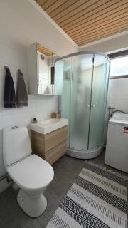 Modern & Spacious Apartment Near City Center - 9