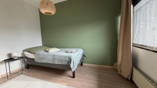 Modern & Spacious Apartment Near City Center - 6