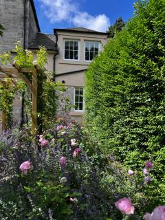Quaint self contained cottage near Edinburgh. - 8