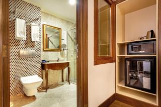 The central hotel - 1