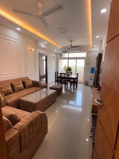 Premium Aura Stays 2 BHK Luxury Family Stay - 8