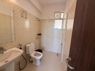 Premium Aura Stays 2 BHK Luxury Family Stay - 3