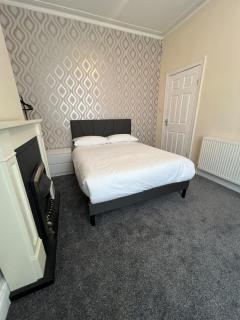 Liverpool Lily House - Stylish 3 BR - Group Stay - 7